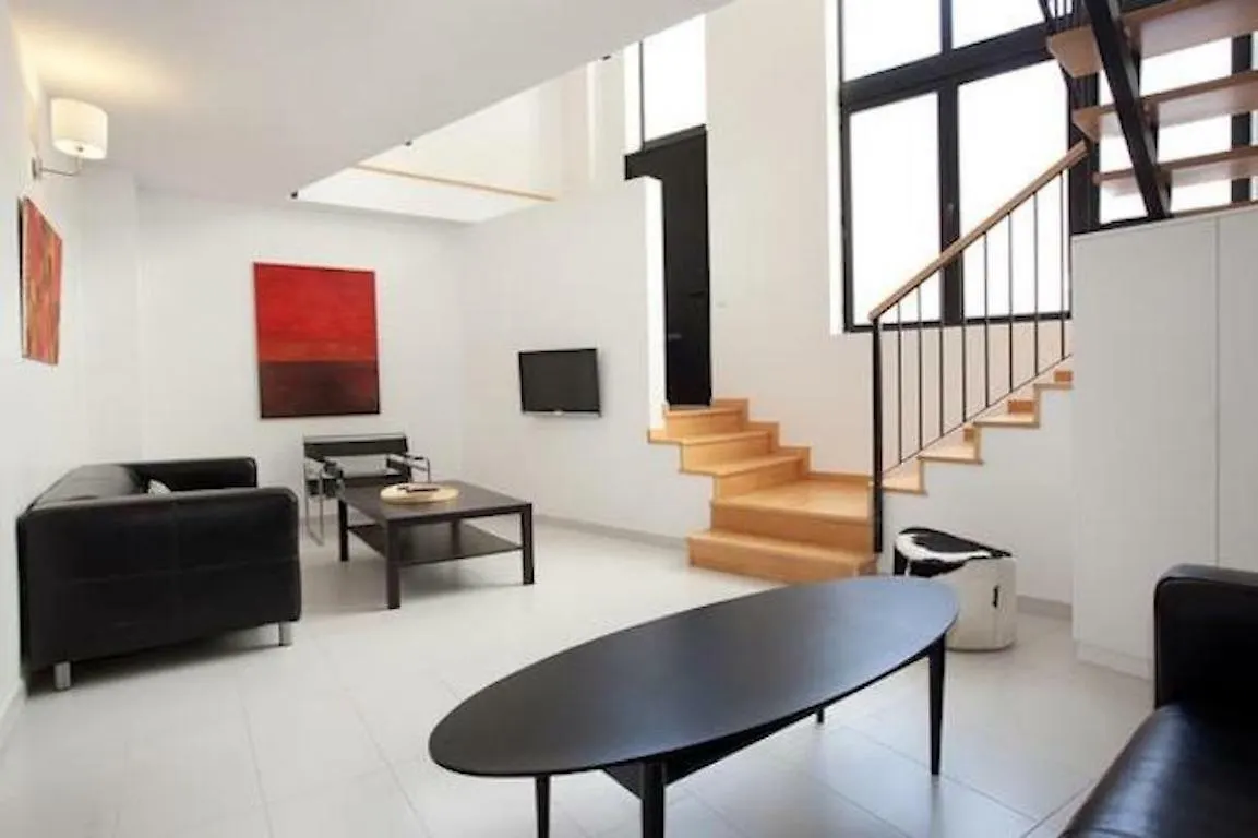 Spacious Apartment For Families Near Park Guell Barcelona
