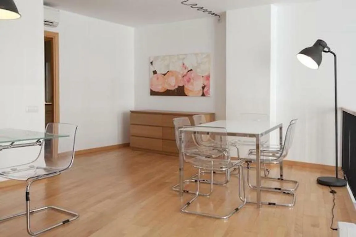 Spacious Apartment For Families Near Park Guell Barcelona 0*,