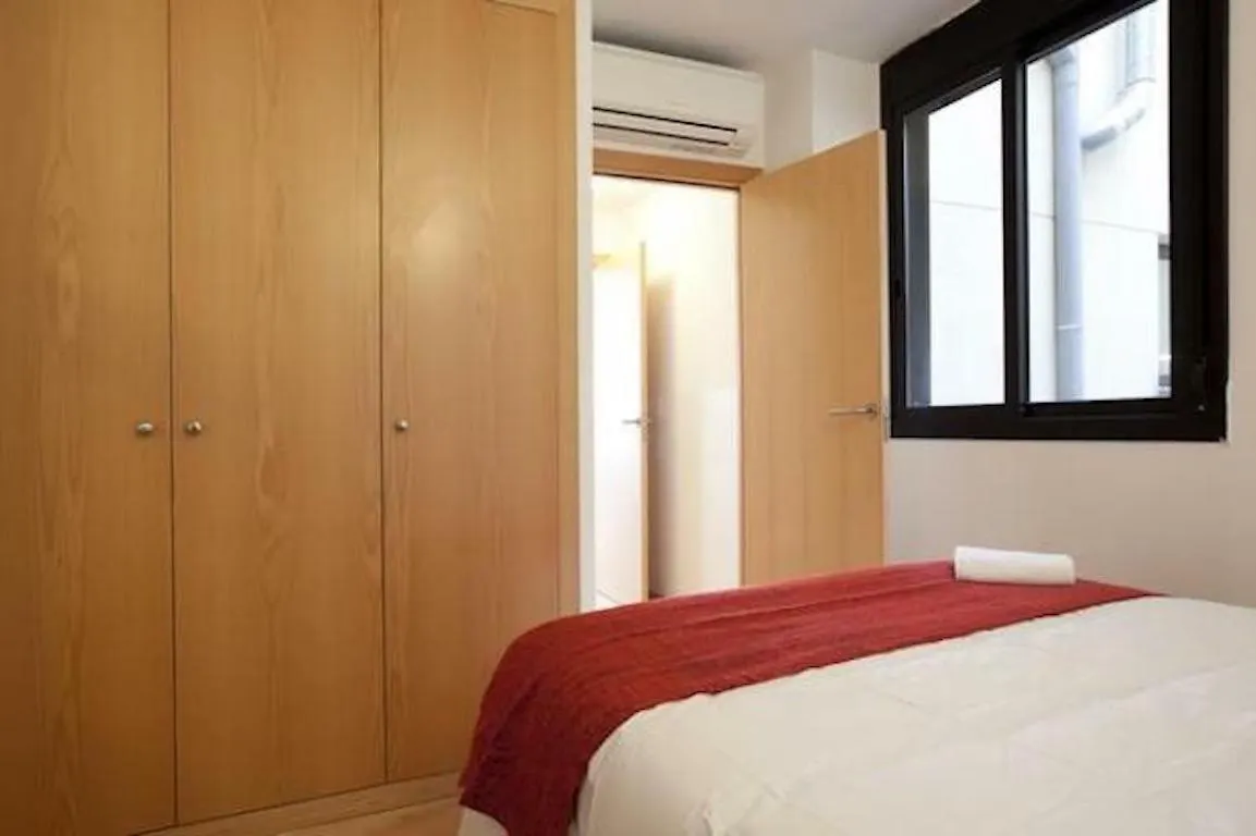 Spacious Apartment For Families Near Park Guell Barcelona Spain
