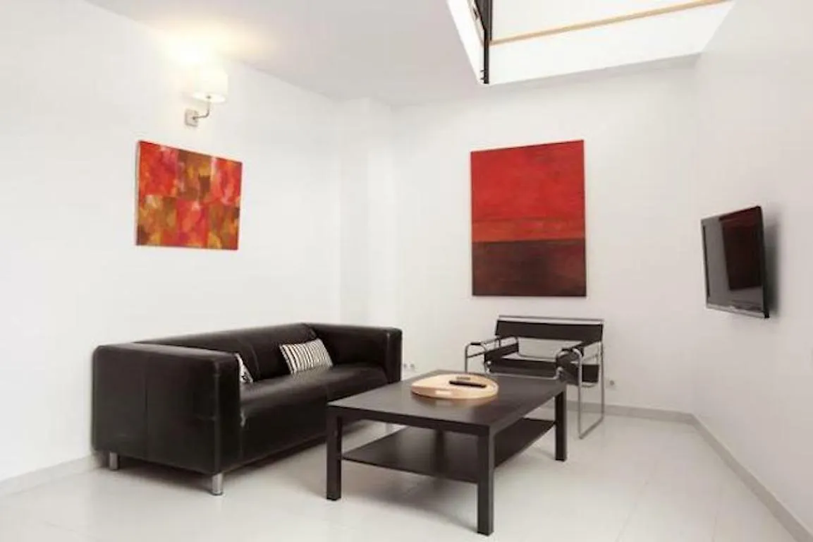 Spacious Apartment For Families Near Park Guell Barcelona