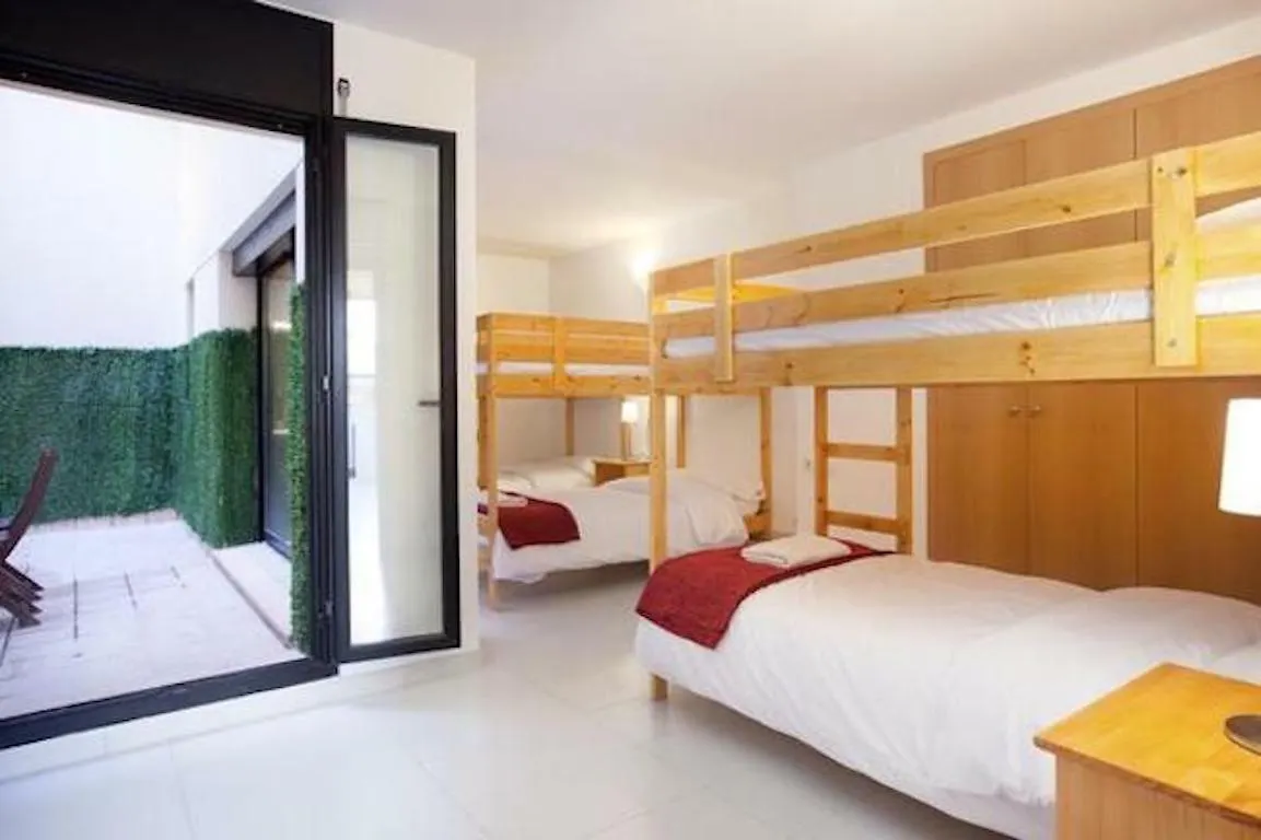 Spacious Apartment For Families Near Park Guell Barcelona Spain