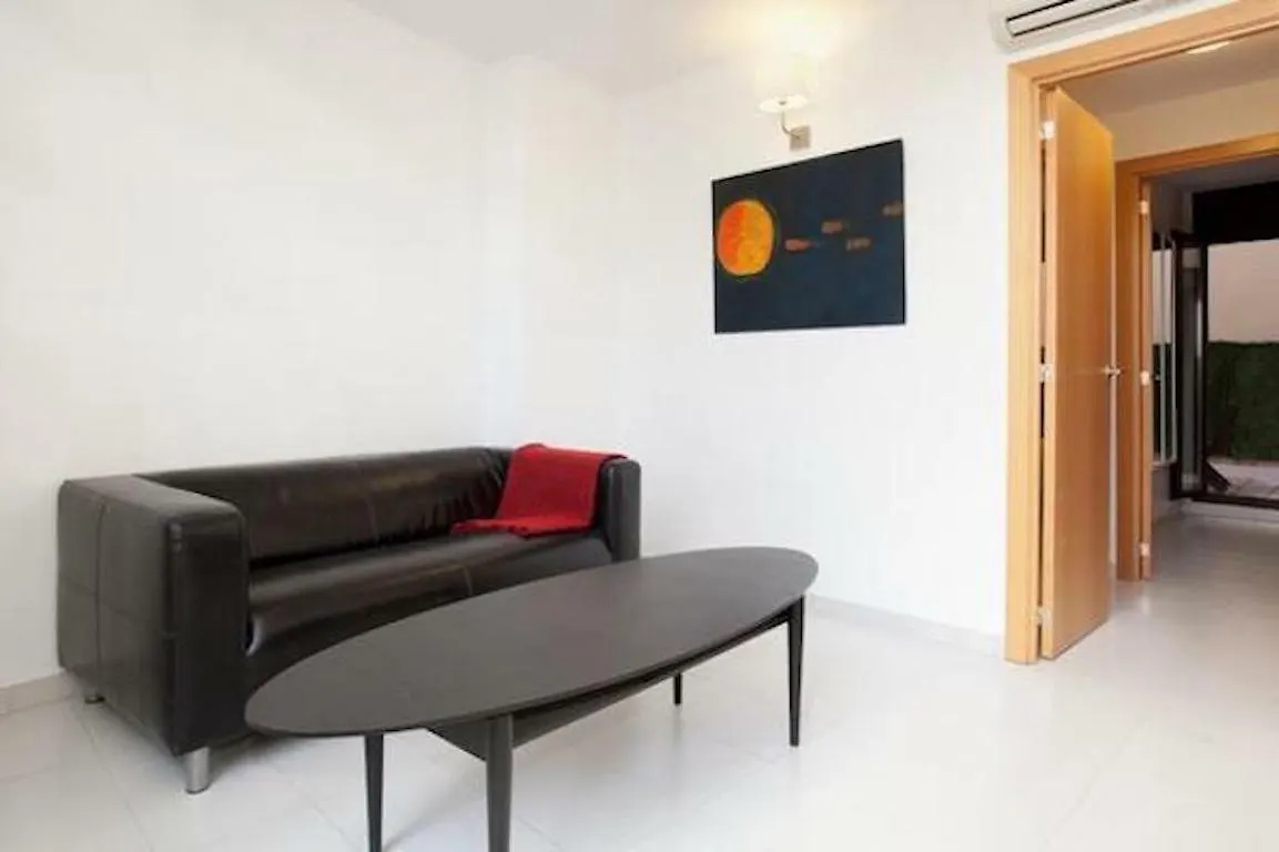 Spacious Apartment For Families Near Park Guell Barcelona